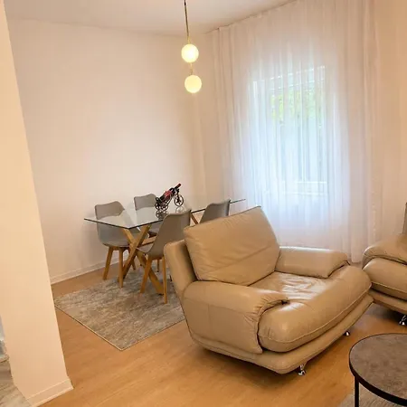 Do-si Villa Golem (Tirana)
